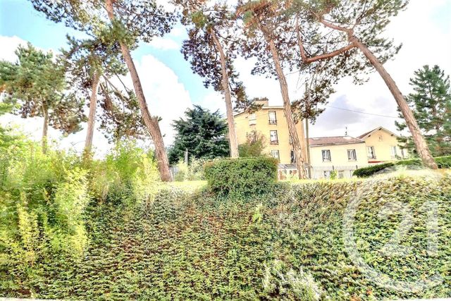 Afficher la photo en grand Appartement F3 à vendre - 3 pièces - 65.0 m2 - LES LILAS - 93 - ILE-DE-FRANCE - Century 21 Ricard Immobilier