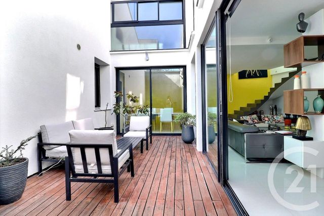 Afficher la photo en grand Appartement F4 à vendre - 4 pièces - 116.0 m2 - LES LILAS - 93 - ILE-DE-FRANCE - Century 21 Ricard Immobilier