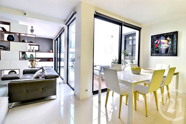 Afficher la photo en grand Appartement F4 à vendre - 4 pièces - 116.0 m2 - LES LILAS - 93 - ILE-DE-FRANCE - Century 21 Ricard Immobilier