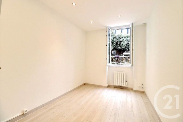 Afficher la photo en grand Appartement F1 à vendre - 1 pièce - 13.02 m2 - LES LILAS - 93 - ILE-DE-FRANCE - Century 21 Ricard Immobilier