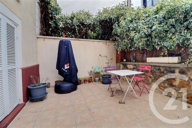 Afficher la photo en grand Appartement F1 à vendre - 1 pièce - 13.02 m2 - LES LILAS - 93 - ILE-DE-FRANCE - Century 21 Ricard Immobilier