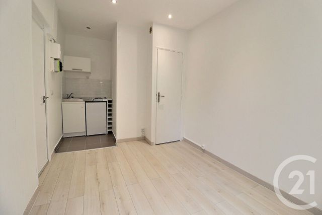 Afficher la photo en grand Appartement F1 à vendre - 1 pièce - 13.02 m2 - LES LILAS - 93 - ILE-DE-FRANCE - Century 21 Ricard Immobilier