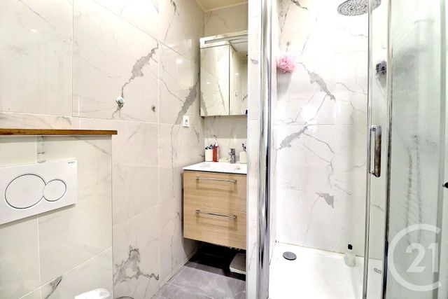 Appartement F1 à vendre - 1 pièce - 44.01 m2 - LES LILAS - 93 - ILE-DE-FRANCE - Century 21 Ricard Immobilier