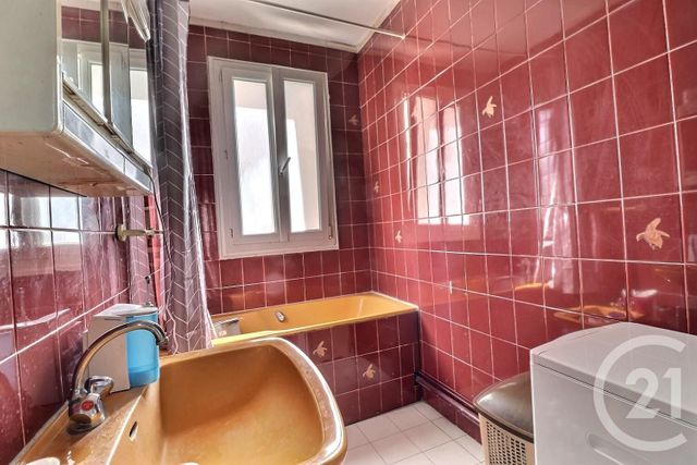Appartement à vendre - 2 pièces - 42.0 m2 - BAGNOLET - 93 - ILE-DE-FRANCE - Century 21 Ricard Immobilier