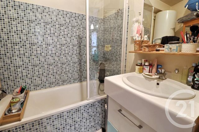 Appartement Studio à vendre - 1 pièce - 29.0 m2 - LES LILAS - 93 - ILE-DE-FRANCE - Century 21 Ricard Immobilier