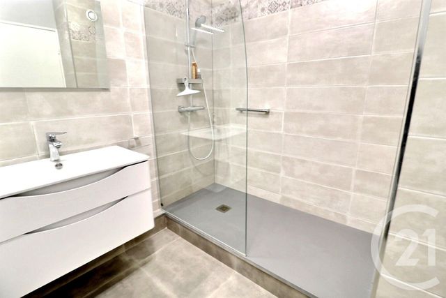 Appartement F4 à vendre - 4 pièces - 85.61 m2 - LES LILAS - 93 - ILE-DE-FRANCE - Century 21 Ricard Immobilier