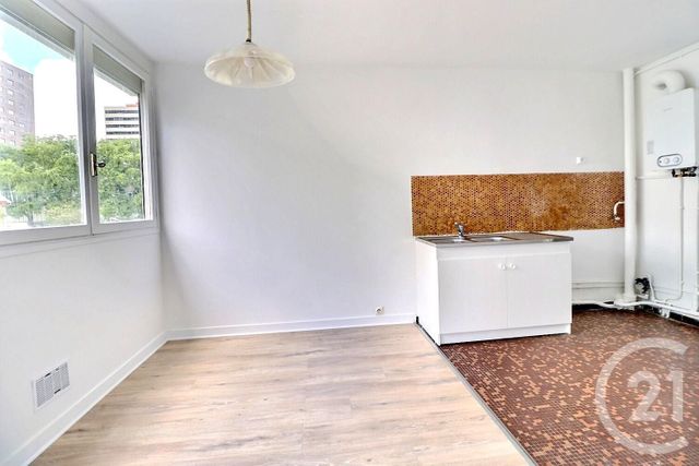 Afficher la photo en grand Appartement F4 à vendre - 4 pièces - 78.0 m2 - MONTREUIL - 93 - ILE-DE-FRANCE - Century 21 Ricard Immobilier