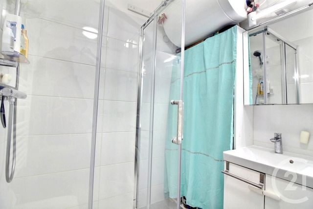 Appartement F2 à vendre - 2 pièces - 45.69 m2 - LES LILAS - 93 - ILE-DE-FRANCE - Century 21 Ricard Immobilier