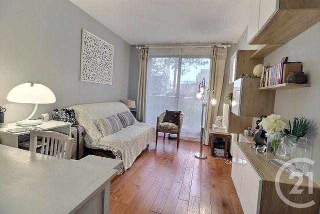 Appartement à vendre - 4 pièces - 87.68 m2 - LES LILAS - 93 - ILE-DE-FRANCE - Century 21 Ricard Immobilier