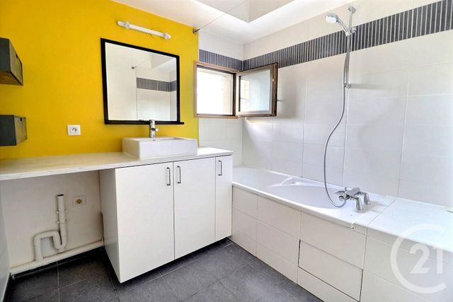 Appartement F4 à vendre - 4 pièces - 84.1 m2 - LES LILAS - 93 - ILE-DE-FRANCE - Century 21 Ricard Immobilier