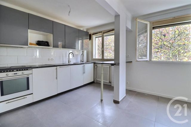 Appartement F2 à vendre - 2 pièces - 50.2 m2 - LES LILAS - 93 - ILE-DE-FRANCE - Century 21 Ricard Immobilier