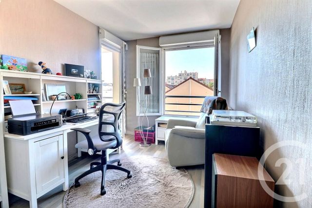 Appartement F4 à vendre - 4 pièces - 80.15 m2 - BAGNOLET - 93 - ILE-DE-FRANCE - Century 21 Ricard Immobilier