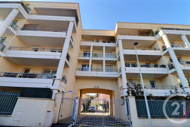 Appartement F4 à vendre - 4 pièces - 80.15 m2 - BAGNOLET - 93 - ILE-DE-FRANCE - Century 21 Ricard Immobilier