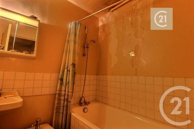 Appartement F3 à vendre - 3 pièces - 62.0 m2 - LES LILAS - 93 - ILE-DE-FRANCE - Century 21 Ricard Immobilier