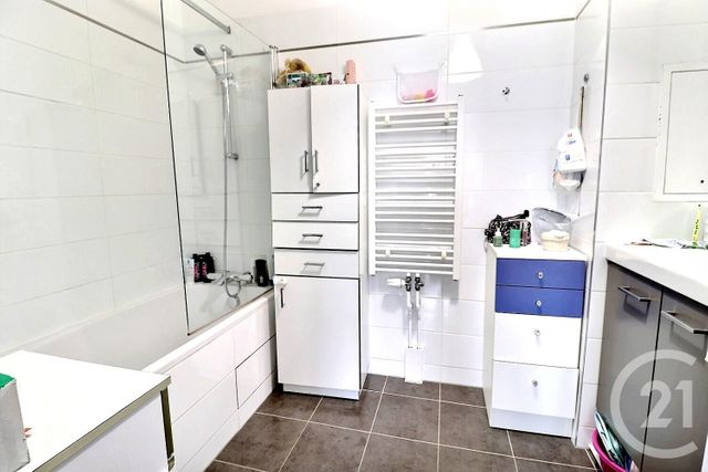 Appartement à vendre - 4 pièces - 72.0 m2 - ROMAINVILLE - 93 - ILE-DE-FRANCE - Century 21 Ricard Immobilier