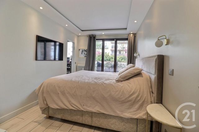 Appartement à vendre - 4 pièces - 78.0 m2 - LES LILAS - 93 - ILE-DE-FRANCE - Century 21 Ricard Immobilier