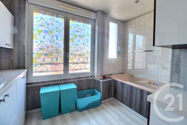 Appartement à vendre - 4 pièces - 84.45 m2 - LES LILAS - 93 - ILE-DE-FRANCE - Century 21 Ricard Immobilier