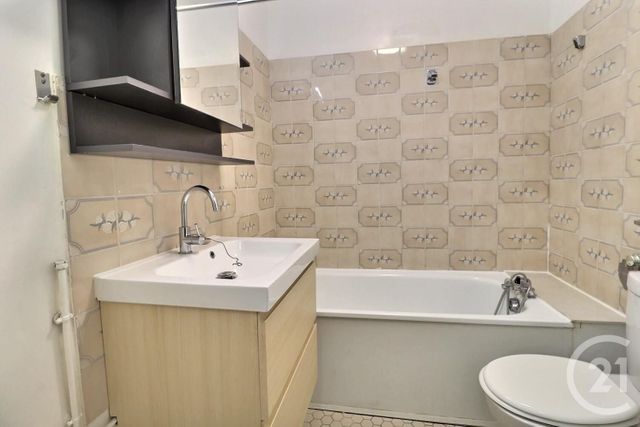 Appartement F1 à vendre - 1 pièce - 25.0 m2 - LES LILAS - 93 - ILE-DE-FRANCE - Century 21 Ricard Immobilier