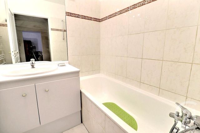 Appartement à vendre - 2 pièces - 47.0 m2 - LES LILAS - 93 - ILE-DE-FRANCE - Century 21 Ricard Immobilier