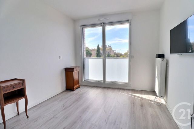 Appartement F3 à vendre - 3 pièces - 63.94 m2 - LES LILAS - 93 - ILE-DE-FRANCE - Century 21 Ricard Immobilier