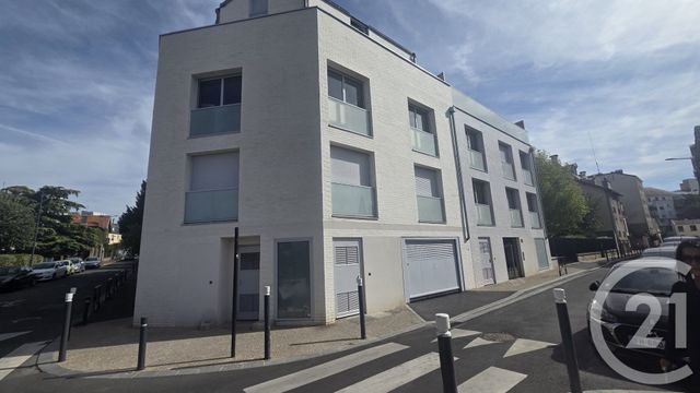 Appartement F3 à vendre - 3 pièces - 63.94 m2 - LES LILAS - 93 - ILE-DE-FRANCE - Century 21 Ricard Immobilier