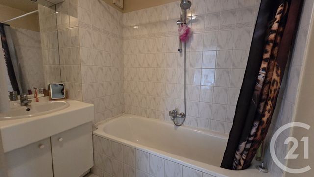 Appartement à vendre - 6 pièces - 92.3 m2 - LES LILAS - 93 - ILE-DE-FRANCE - Century 21 Ricard Immobilier