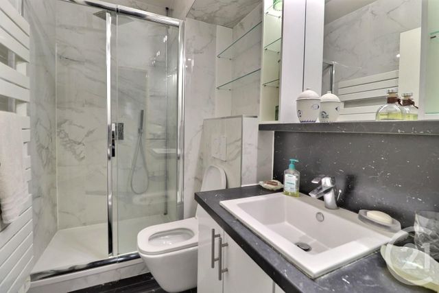 Appartement à vendre - 5 pièces - 105.0 m2 - LES LILAS - 93 - ILE-DE-FRANCE - Century 21 Ricard Immobilier