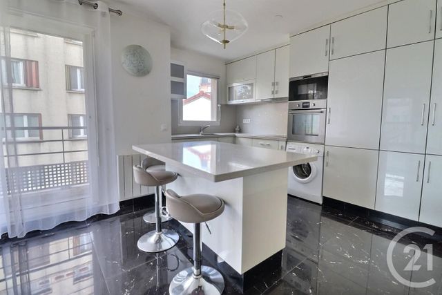 Appartement à vendre - 5 pièces - 105.0 m2 - LES LILAS - 93 - ILE-DE-FRANCE - Century 21 Ricard Immobilier